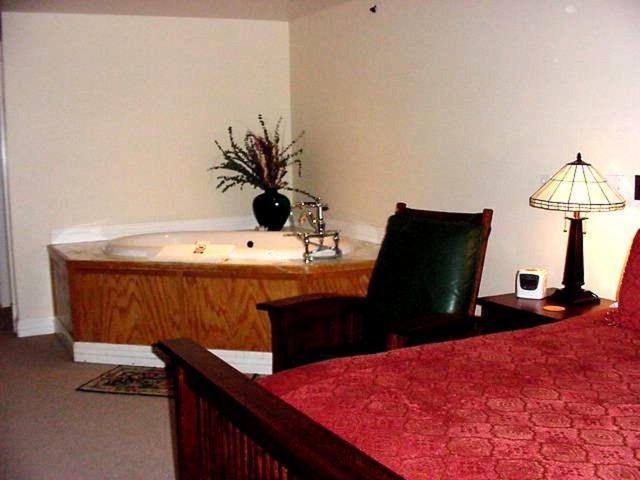 Alps Boulder Canyon Inn מראה חיצוני תמונה